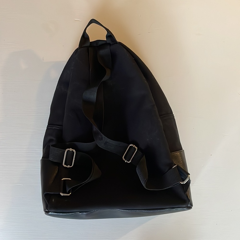 ASOS small black backpack - Picture 2 of 3